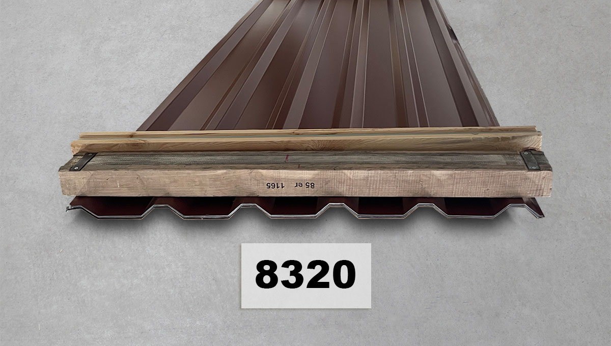 Dachblech, Metallblech, Wellblech, Holzstütze, Palettenstütze