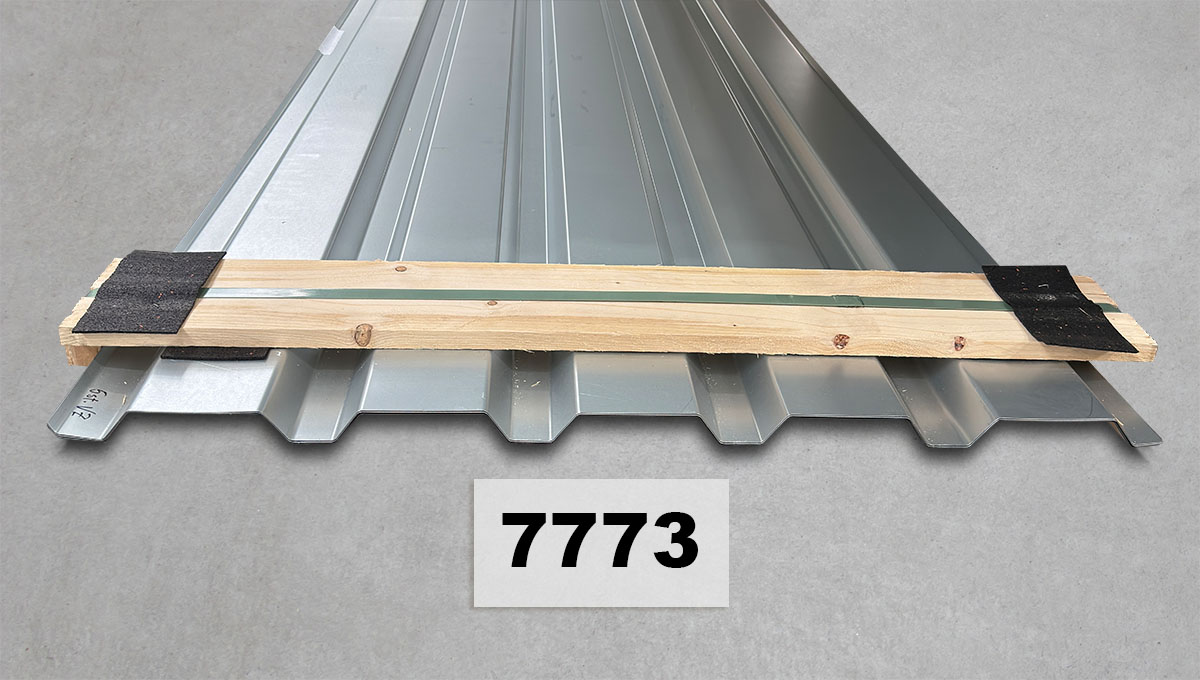 stahlblech, wellblech, wellprofil, metallblech, holzkeil