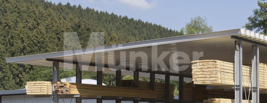 Das Bild zeigt ein weiteres Beispiel für ein Blechdach mit Trapezblechen nun auf einer Stahlunterkonstruktion