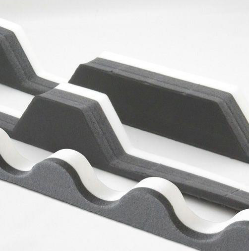 Das Bild zeigt Profilfüllerleisten für die Trapezbleche