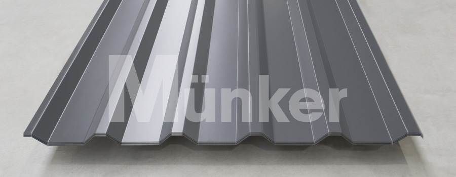 Ansicht einer Blechplatte in der Farbe RAL 7016 Anthrazitgrau