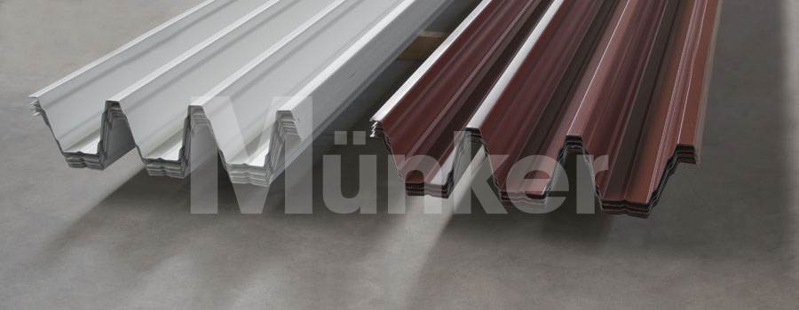 Das Bild zeigt Dachprofile mit denen z. B. Dächer von Gewerbhallen gedeckt werde nkönnen